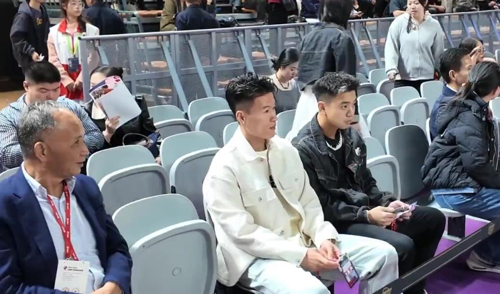 北漂廣東仔，林良銘現(xiàn)場觀戰(zhàn)CBA龍獅vs北京