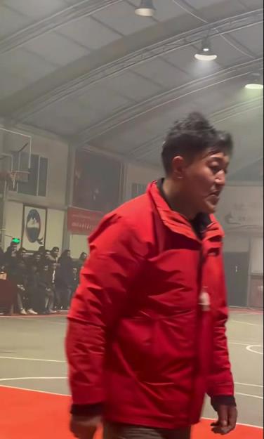 一場打下來身體不帶熱的？冬天的北方超冷天氣打籃球有多夸張？