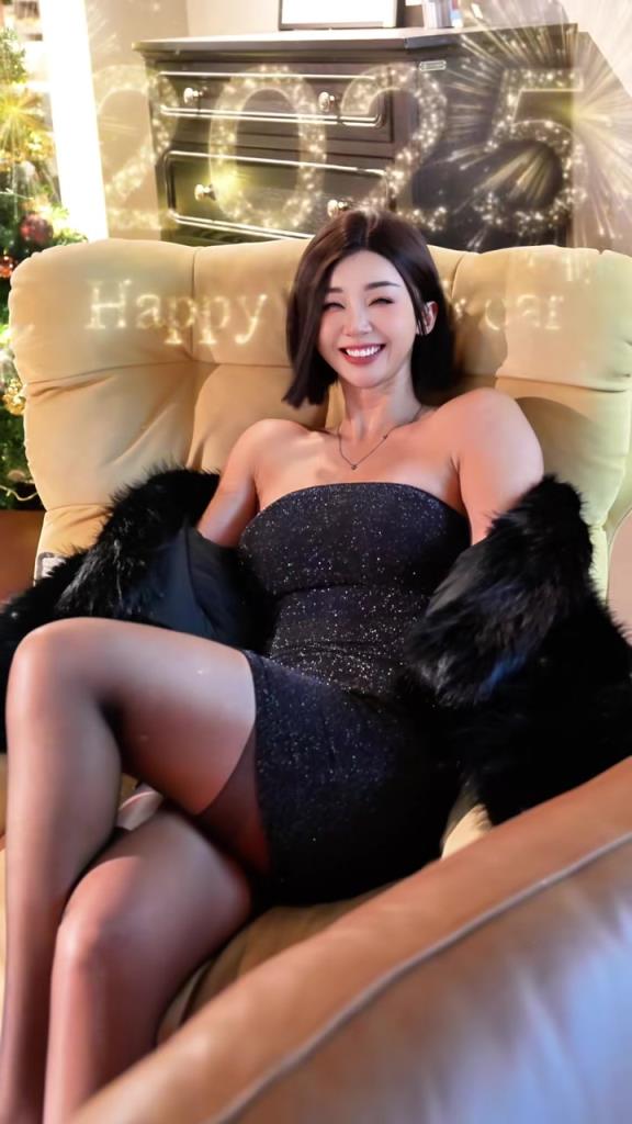 源哥這穿搭誘惑?。埪磿裾眨盒履昕鞓?祝兄弟們新年新氣象