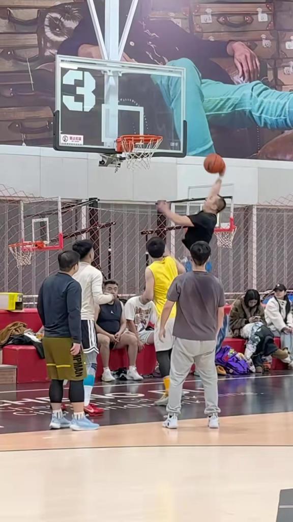 不是哥們兒？178這么打球的？