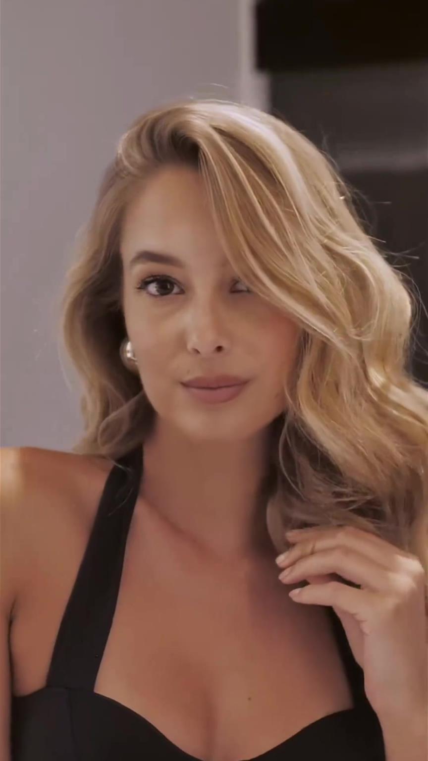 魯能球迷還記得嗎？佩萊的前女友瓦爾加也太美了吧