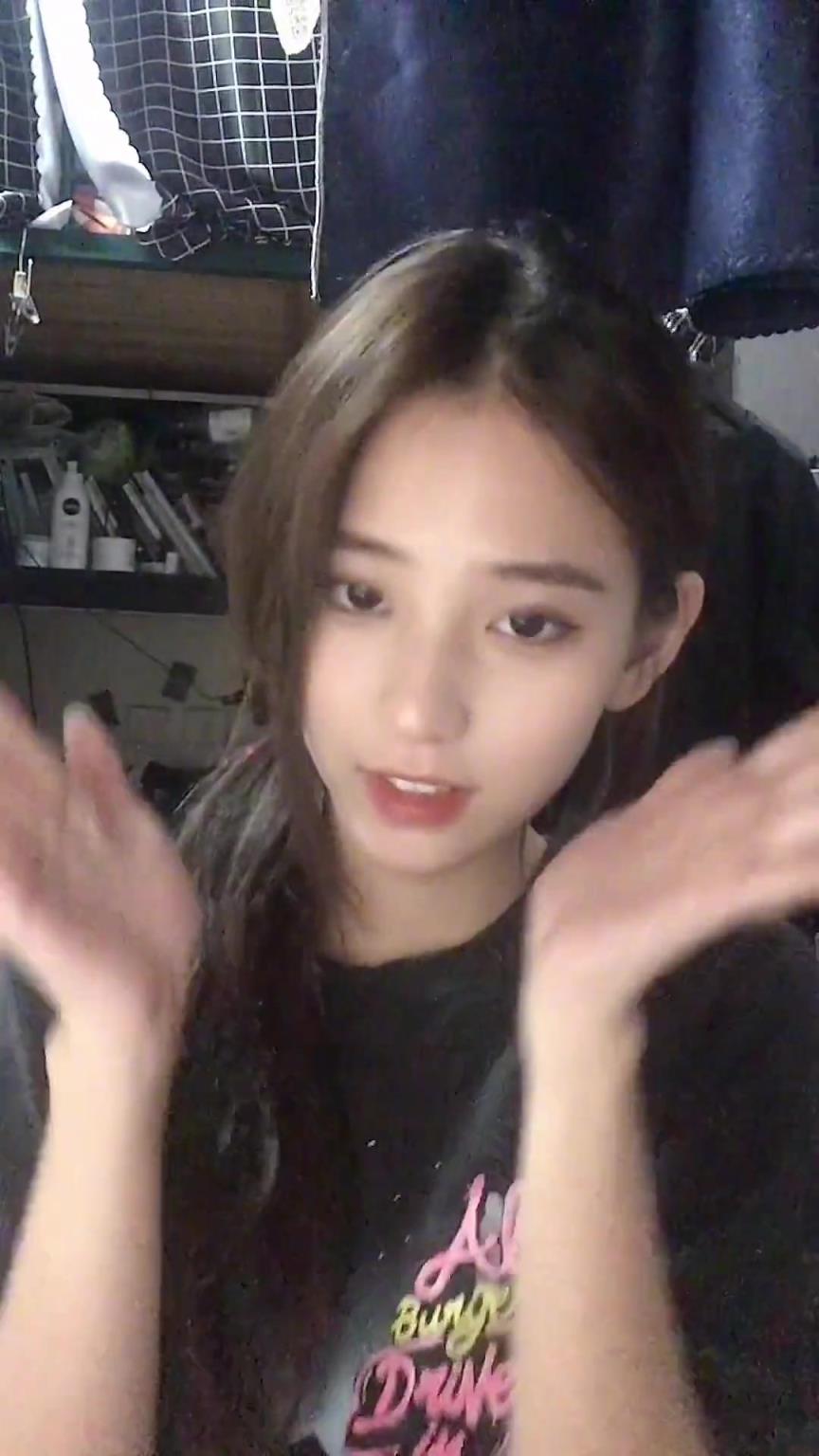 雞腿諾大學(xué)時(shí)是福師大?；?，沒想到這么清純的女孩子心機(jī)這么重