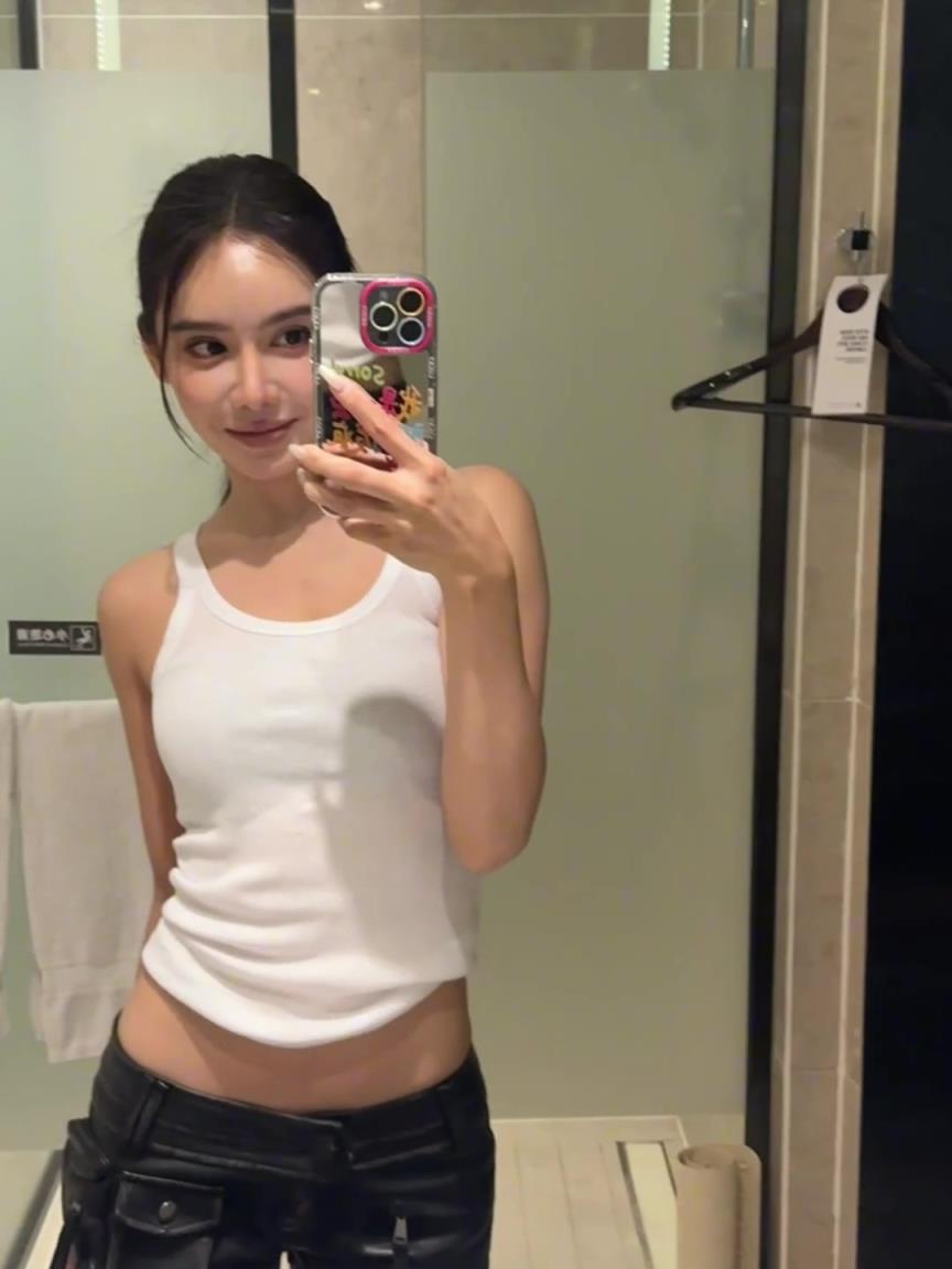美娜真的好會穿，這衣品符合吧友們的審美嗎？
